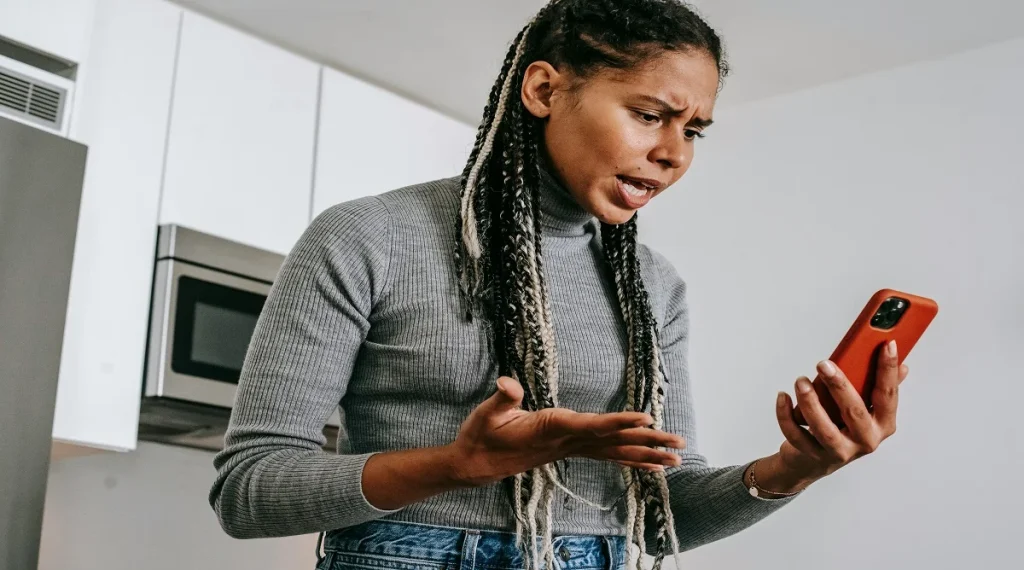 common tech problems fixing connectivity issues smartphone