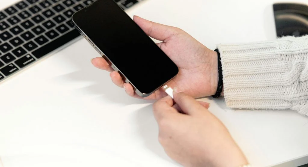 Avoiding damaged cables for device protection