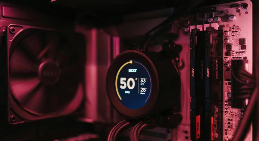 Laptop with overheating warning and power settings adjustment