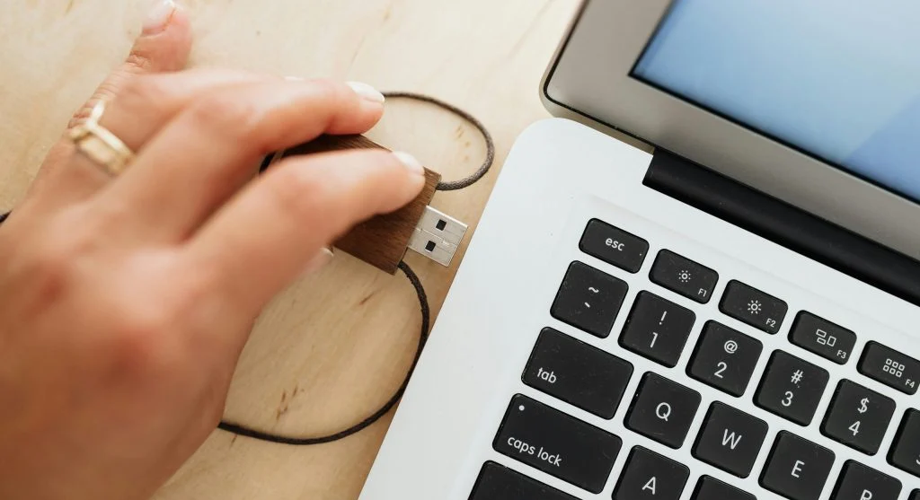 USB safety tips for storing flash drives