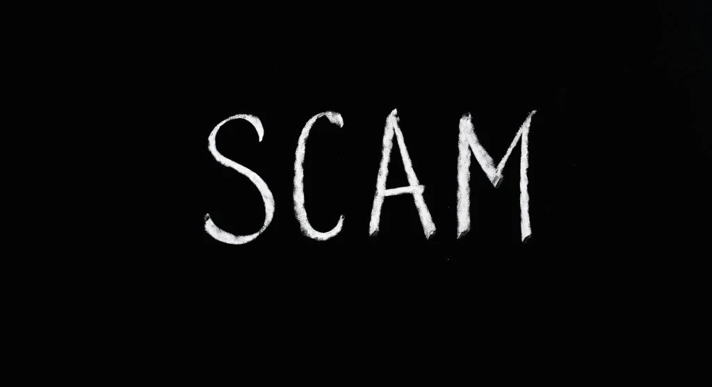 Illustration of a person reporting online scam to the authorities
