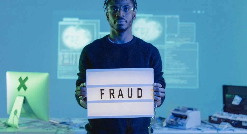 delete suspicious messages online safety