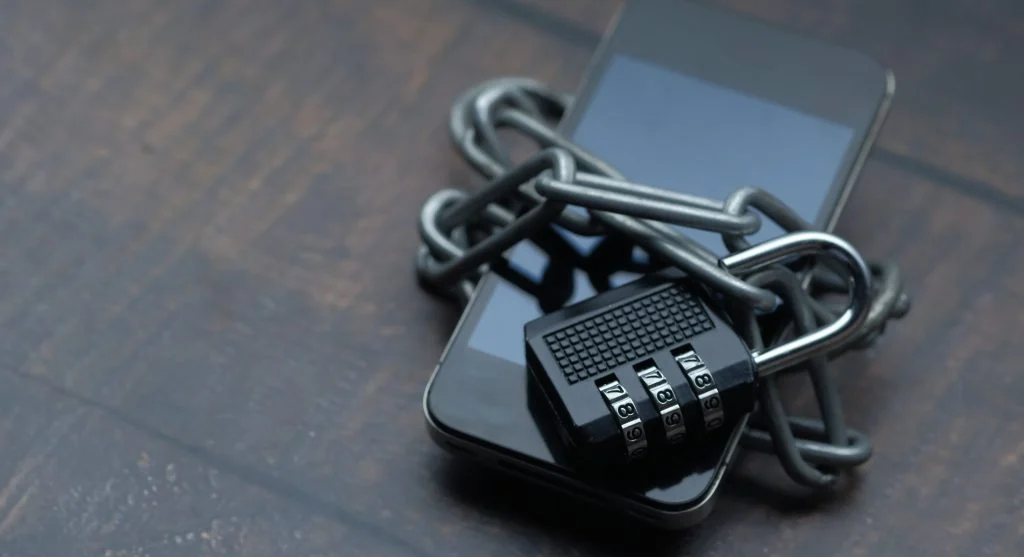 Smartphone security protection lock icon