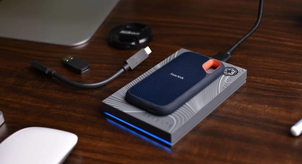 Backing up smartphone data to external storage