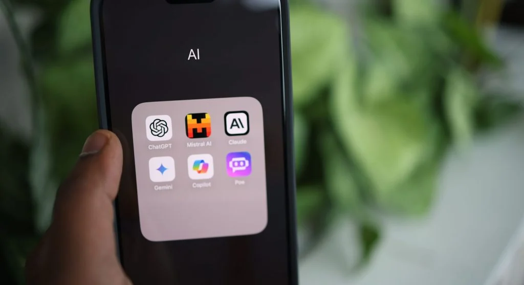 AI voice assistant smartphone usage