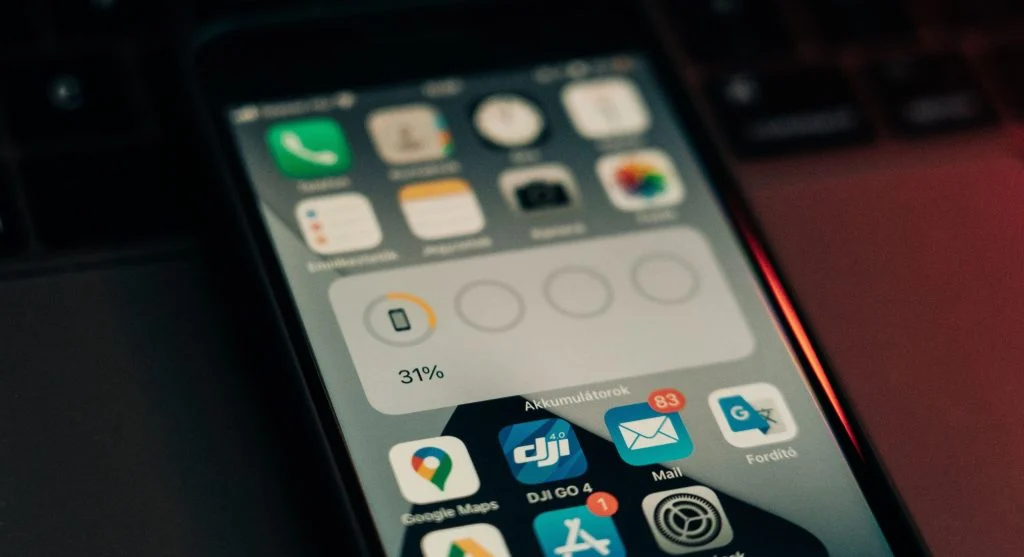 Smartphone low battery warning due to fast drain