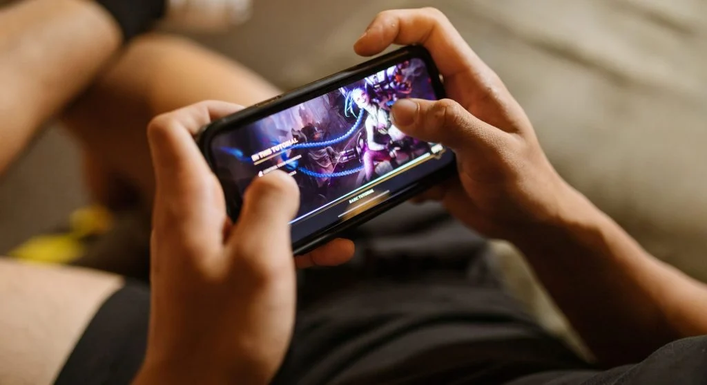 Smartphone gaming mode performance settings